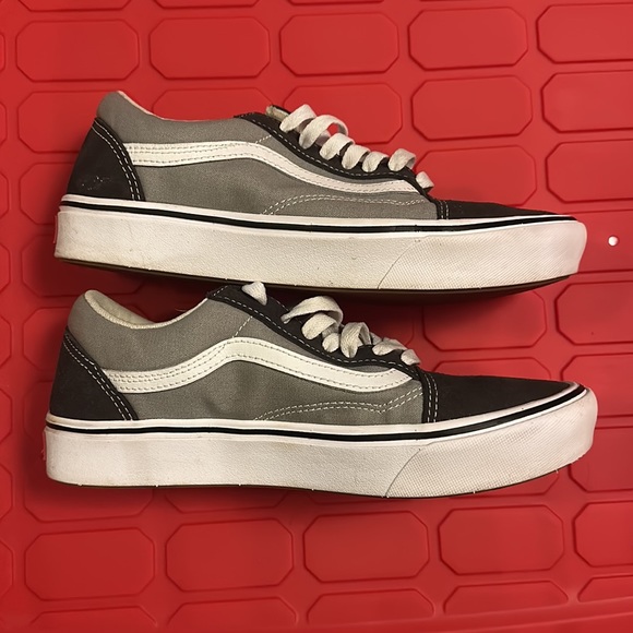 Vans - Picture 4 of 5